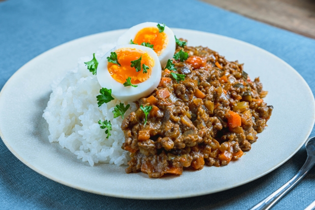 【簡単レシピ】一人前の和風キーマカレーの作り方とアレンジ